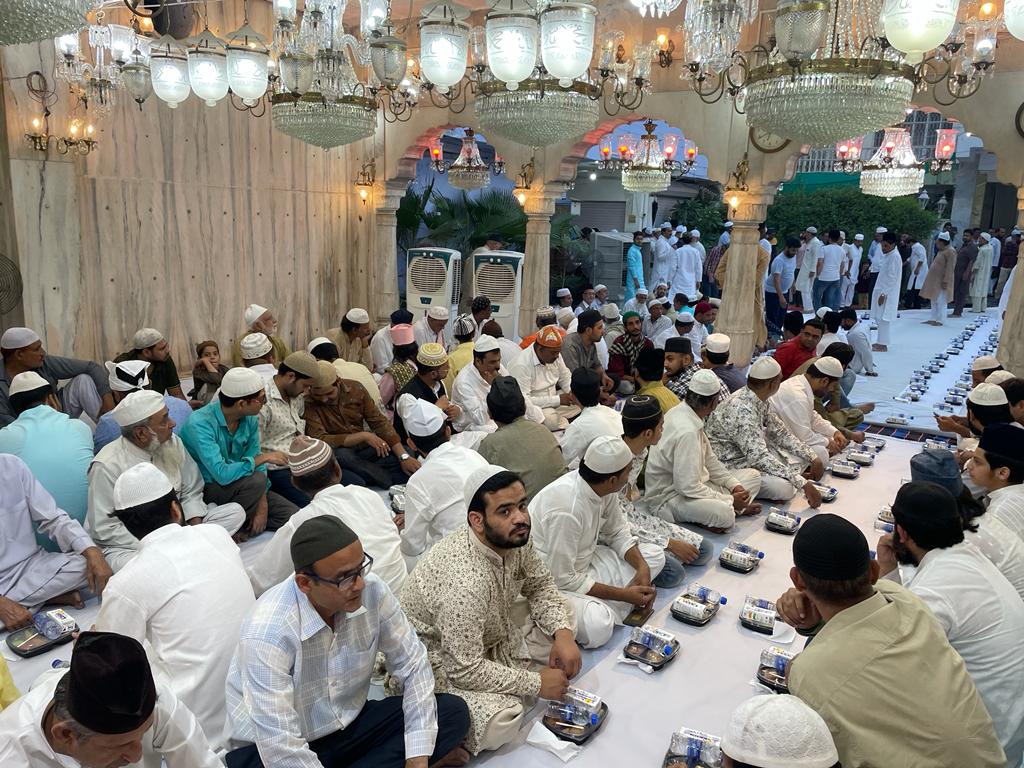 roza iftar in agra