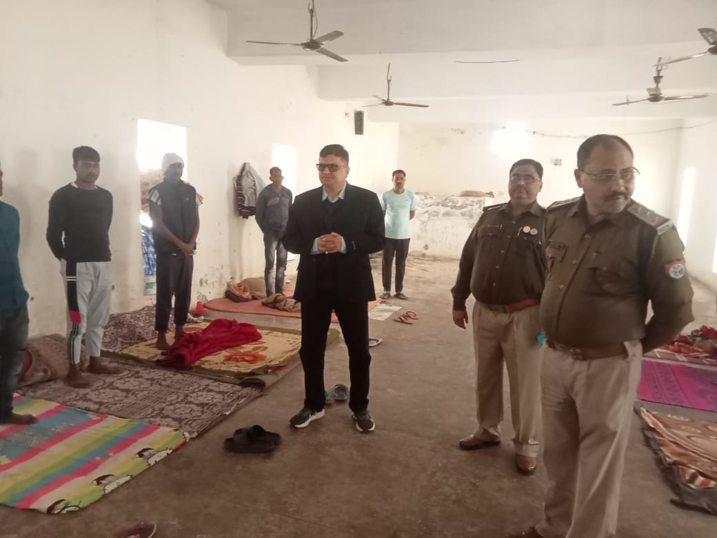 AIDS barrack inspection by District Judge Agra